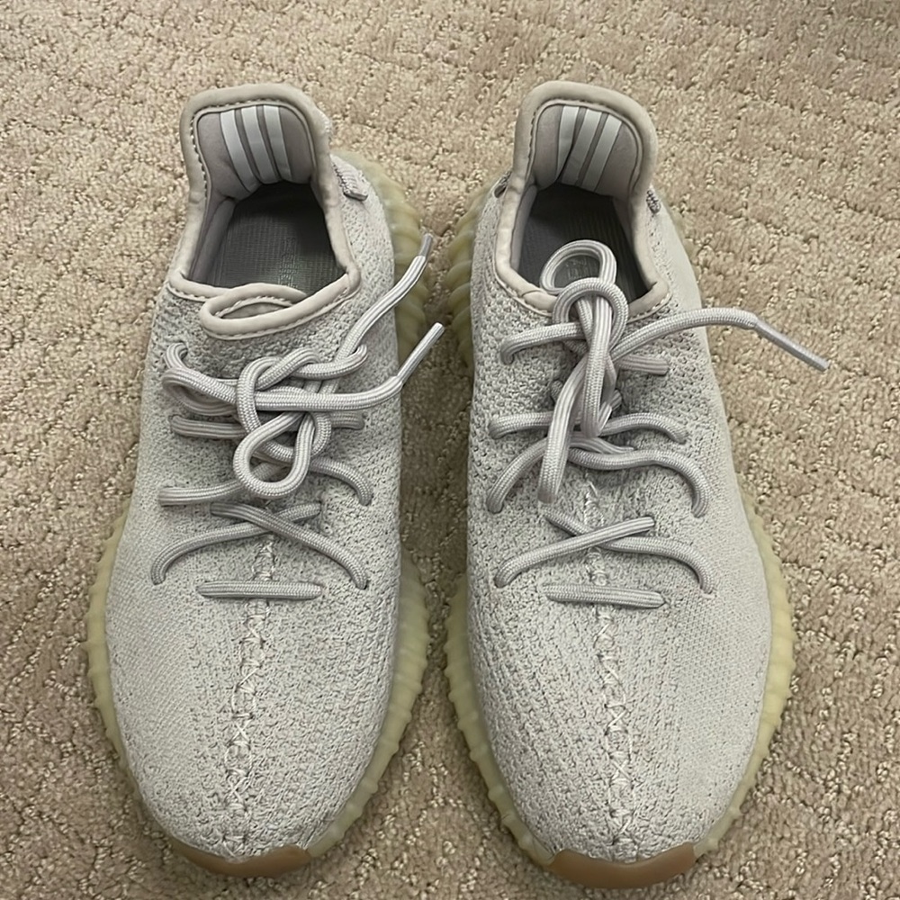 Yeezy 350 V2 in Sesame grey size 6 or 7.5 w